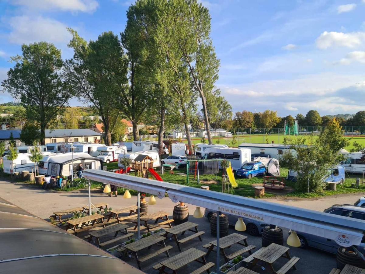 Hotel Formanka Hustopeče Buitenkant foto