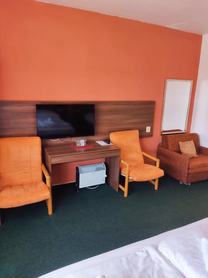 Hotel Formanka Hustopeče Buitenkant foto