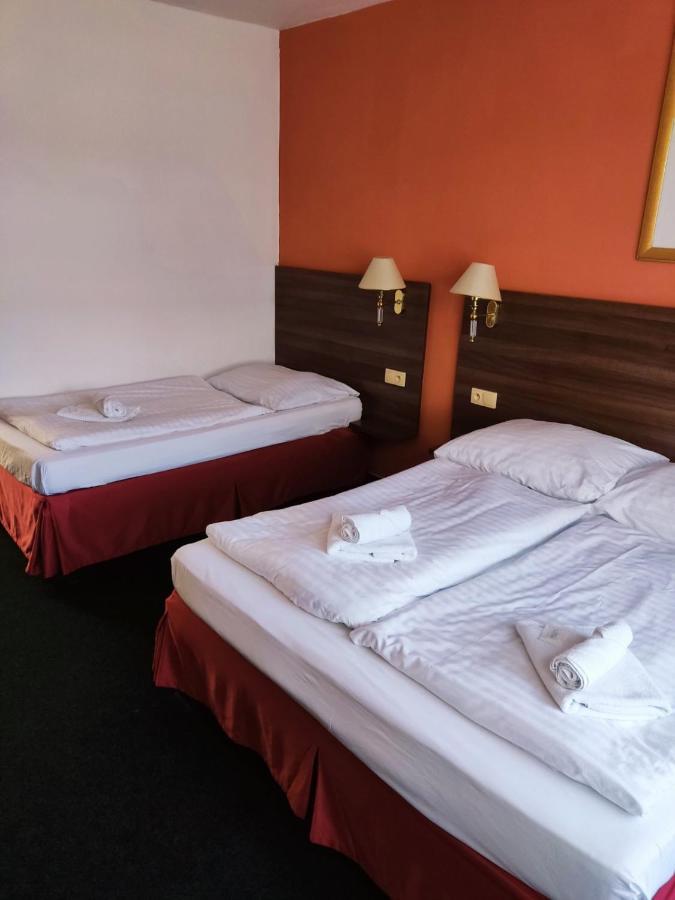 Hotel Formanka Hustopeče Buitenkant foto